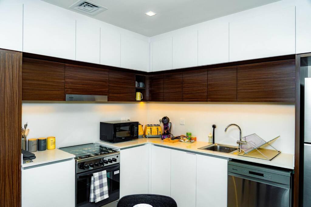 Trendy 1 Bed Apartment- Promenade Living - Creek Harbour *