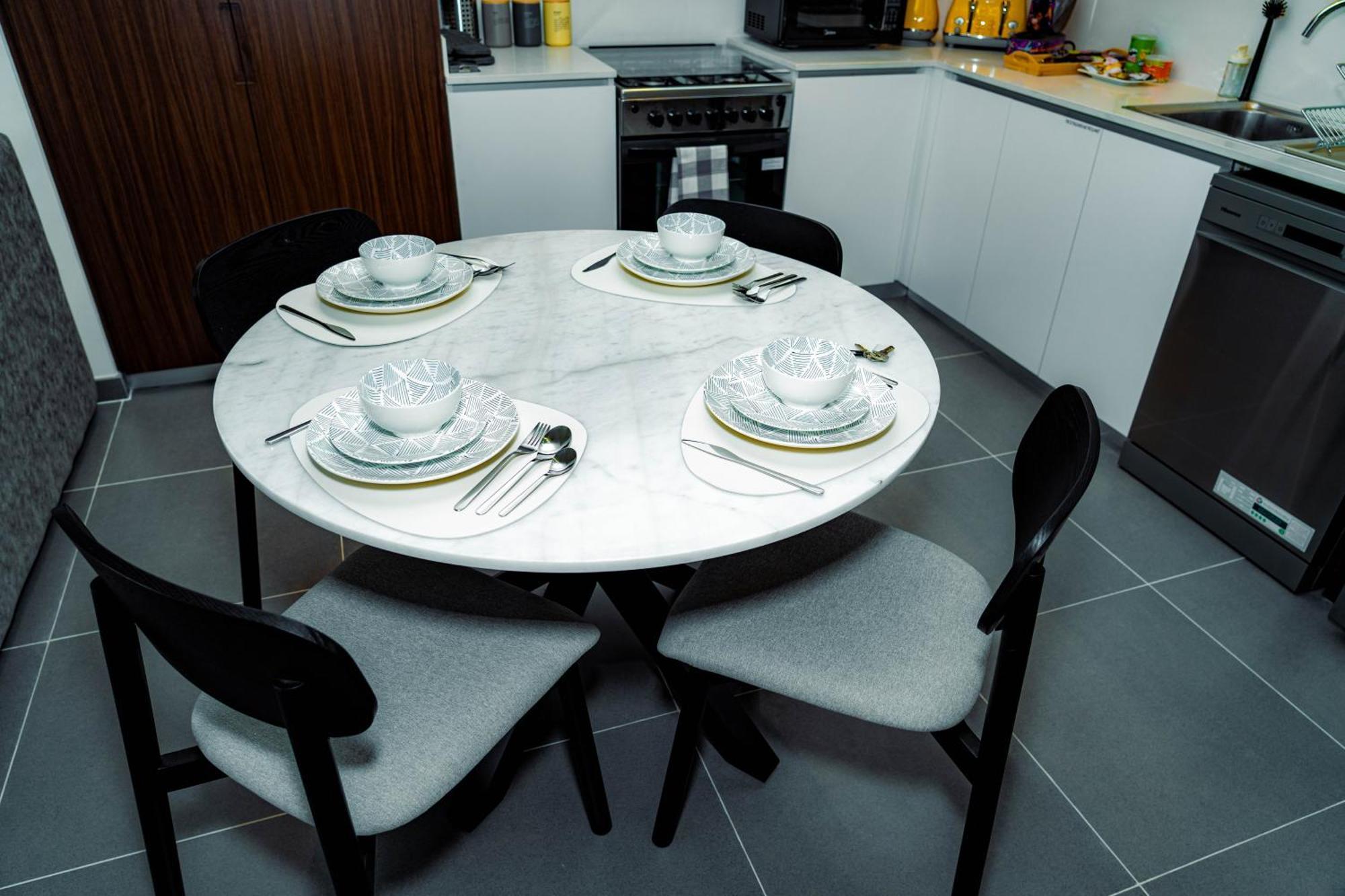 Trendy 1 Bed Apartment- Promenade Living - Creek Harbour
